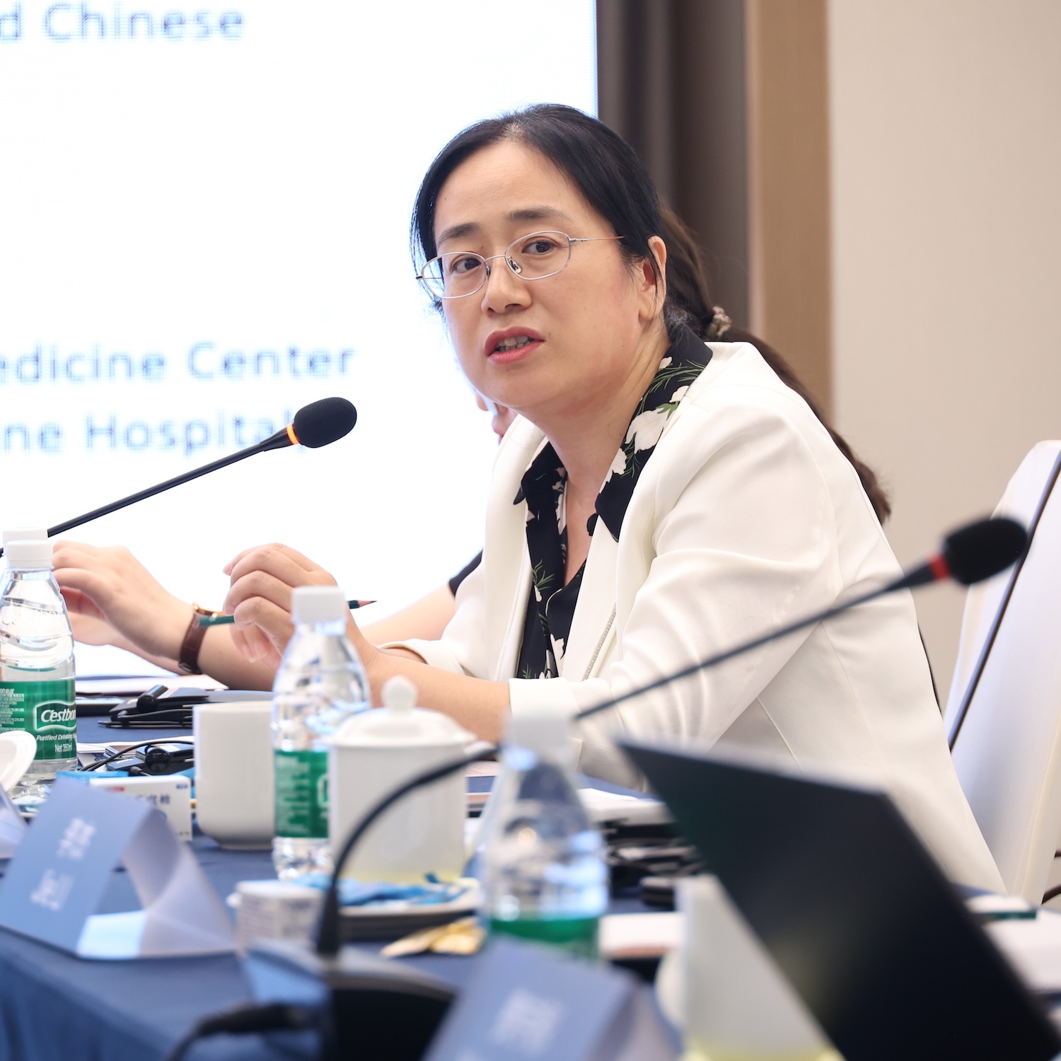 Shiyan Yan Shiyan Yan